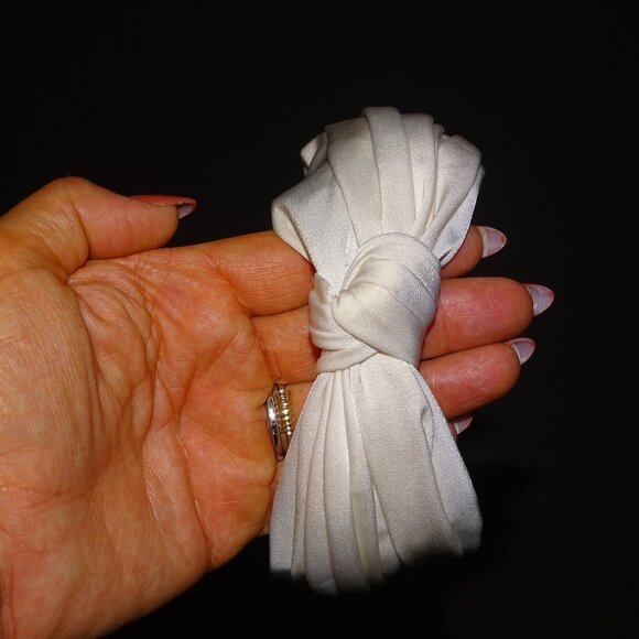 Ivory pleated headband - Picture 2 of 2